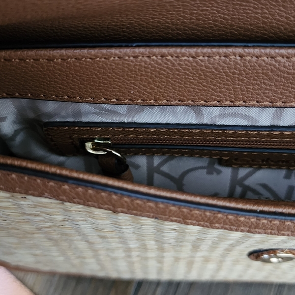 NWOT Calvin Klein Signature Shoulder Bag Crossbody Brown & Natural Straw - Picture 15 of 15